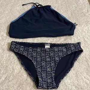 Two pieces swim
